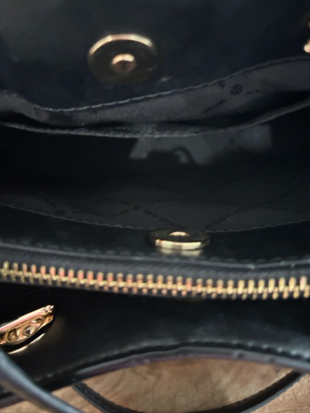 Michael Kors Black Teagen Small Pebbled Leather Messenger Bag - Picture 13 of 14
